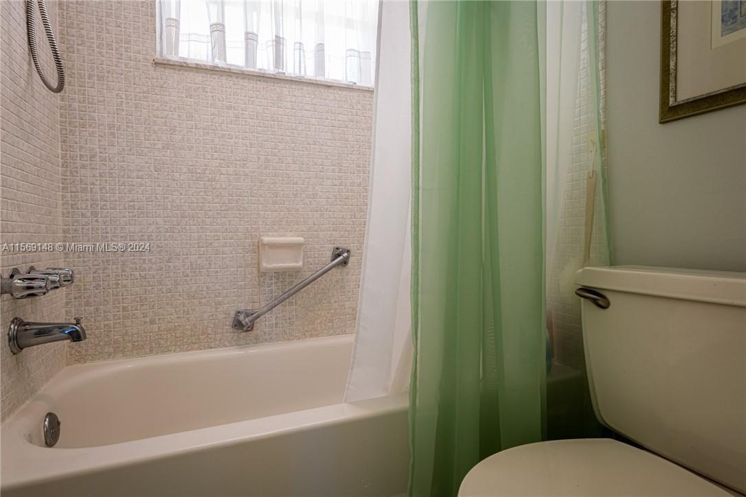 ROYAL PARK GARDENS II-D C - Residential Lease