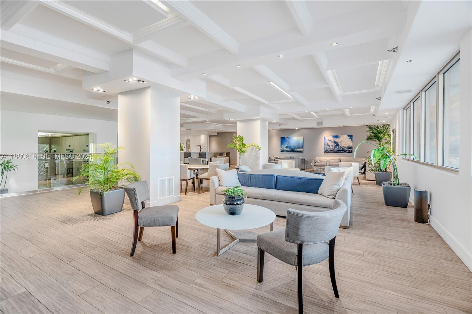 THE DECOPLAGE CONDO - Residential