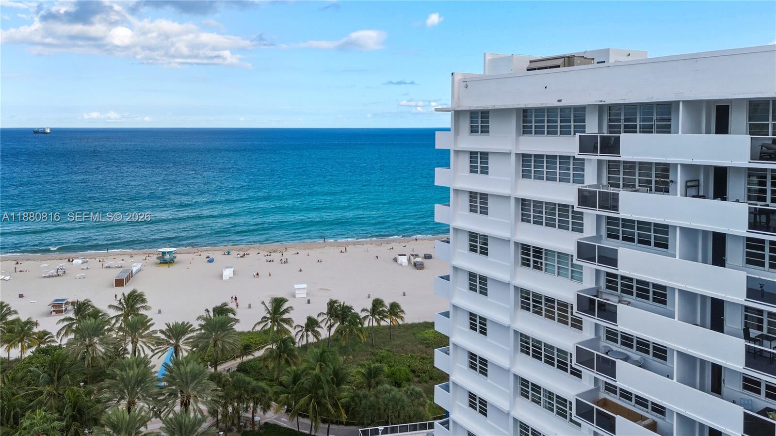 THE DECOPLAGE CONDO - Residential