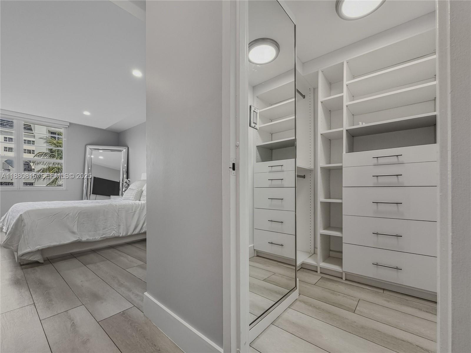 THE DECOPLAGE CONDO - Residential