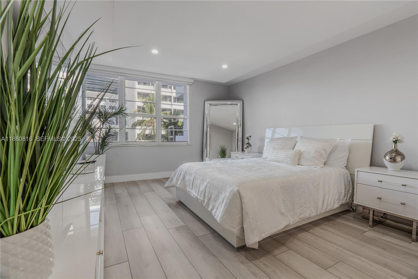 THE DECOPLAGE CONDO - Residential