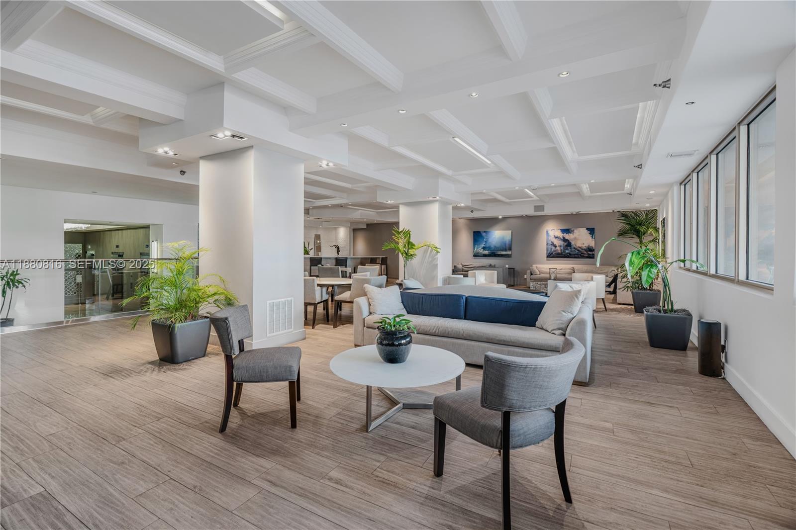 THE DECOPLAGE CONDO - Residential