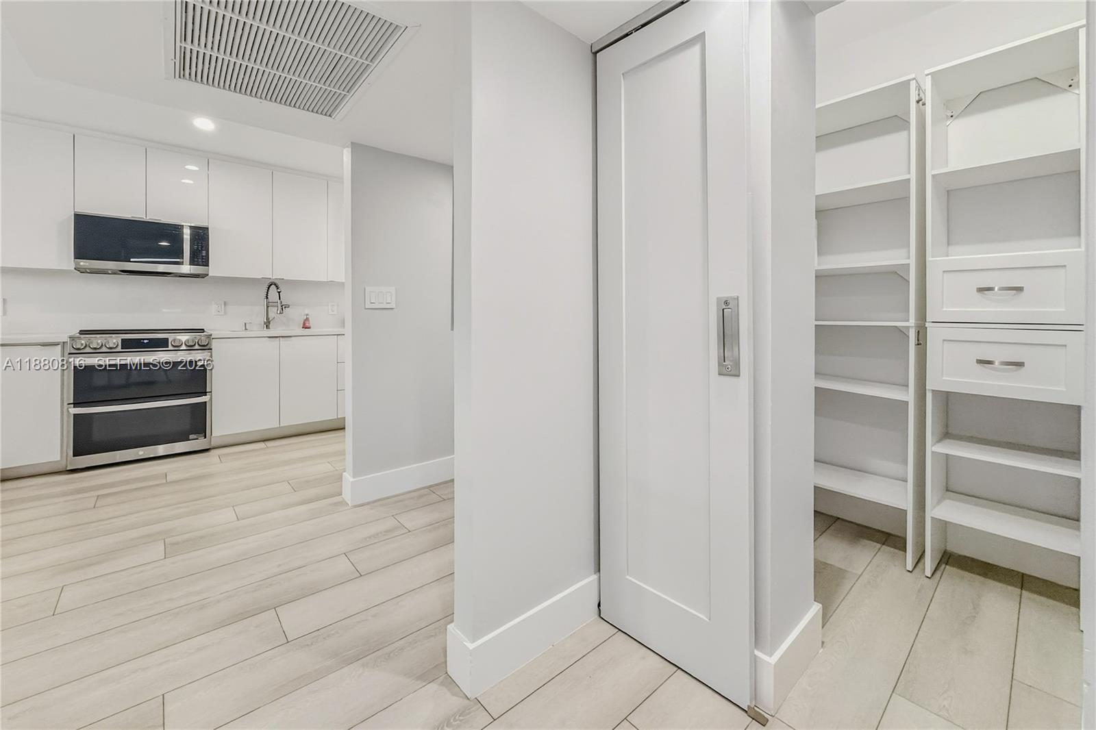 THE DECOPLAGE CONDO - Residential