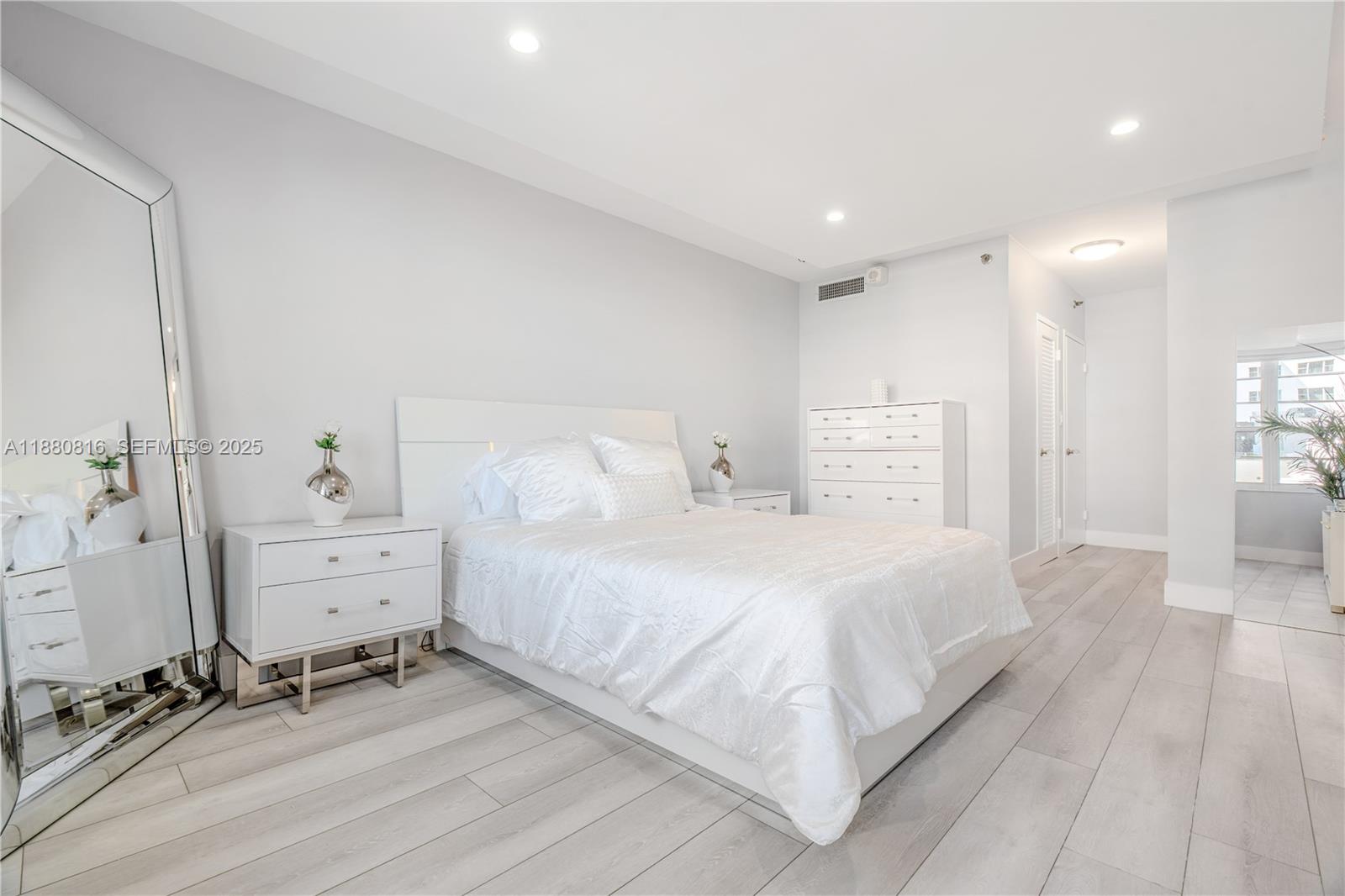 THE DECOPLAGE CONDO - Residential