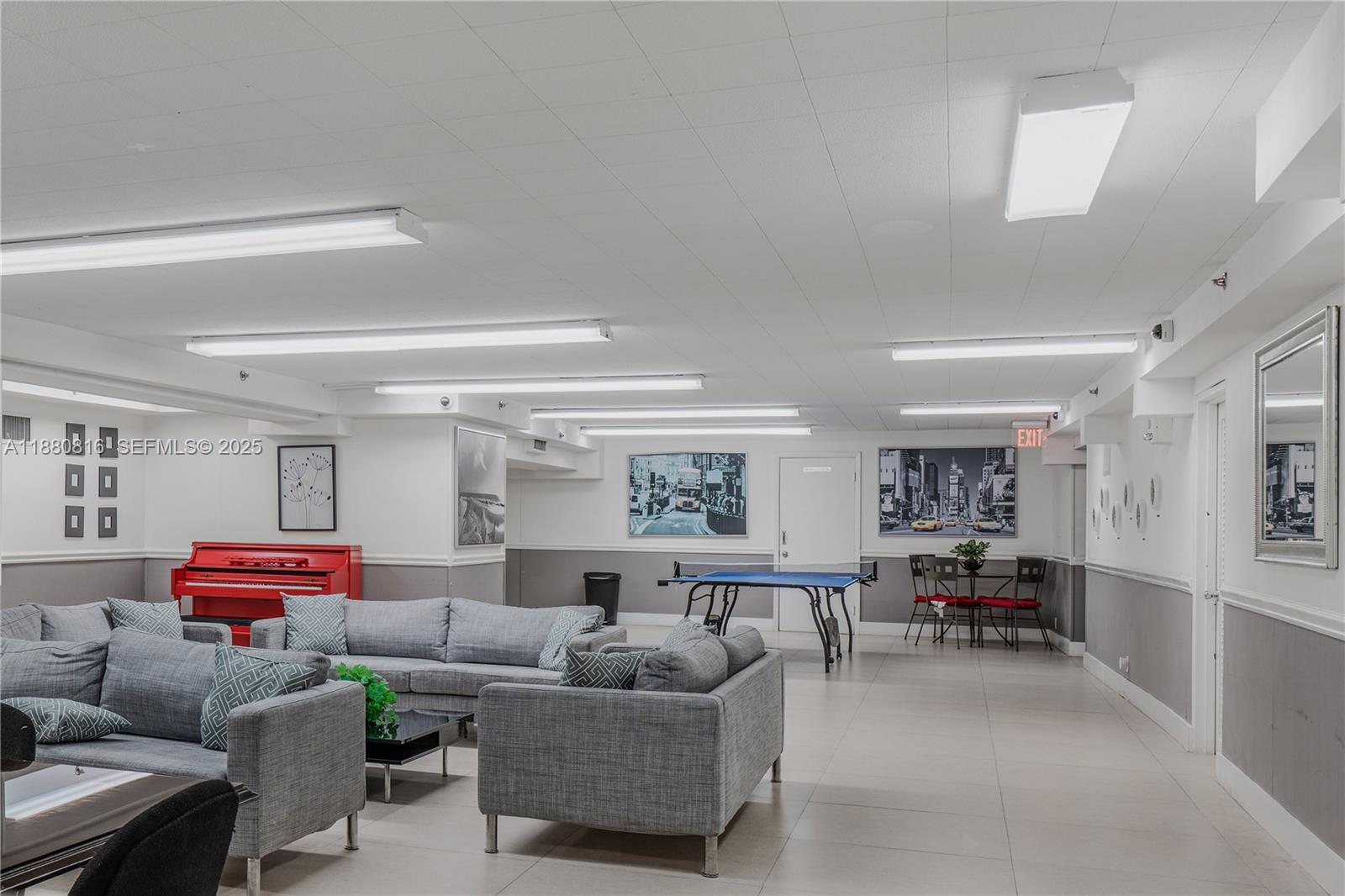 THE DECOPLAGE CONDO - Residential