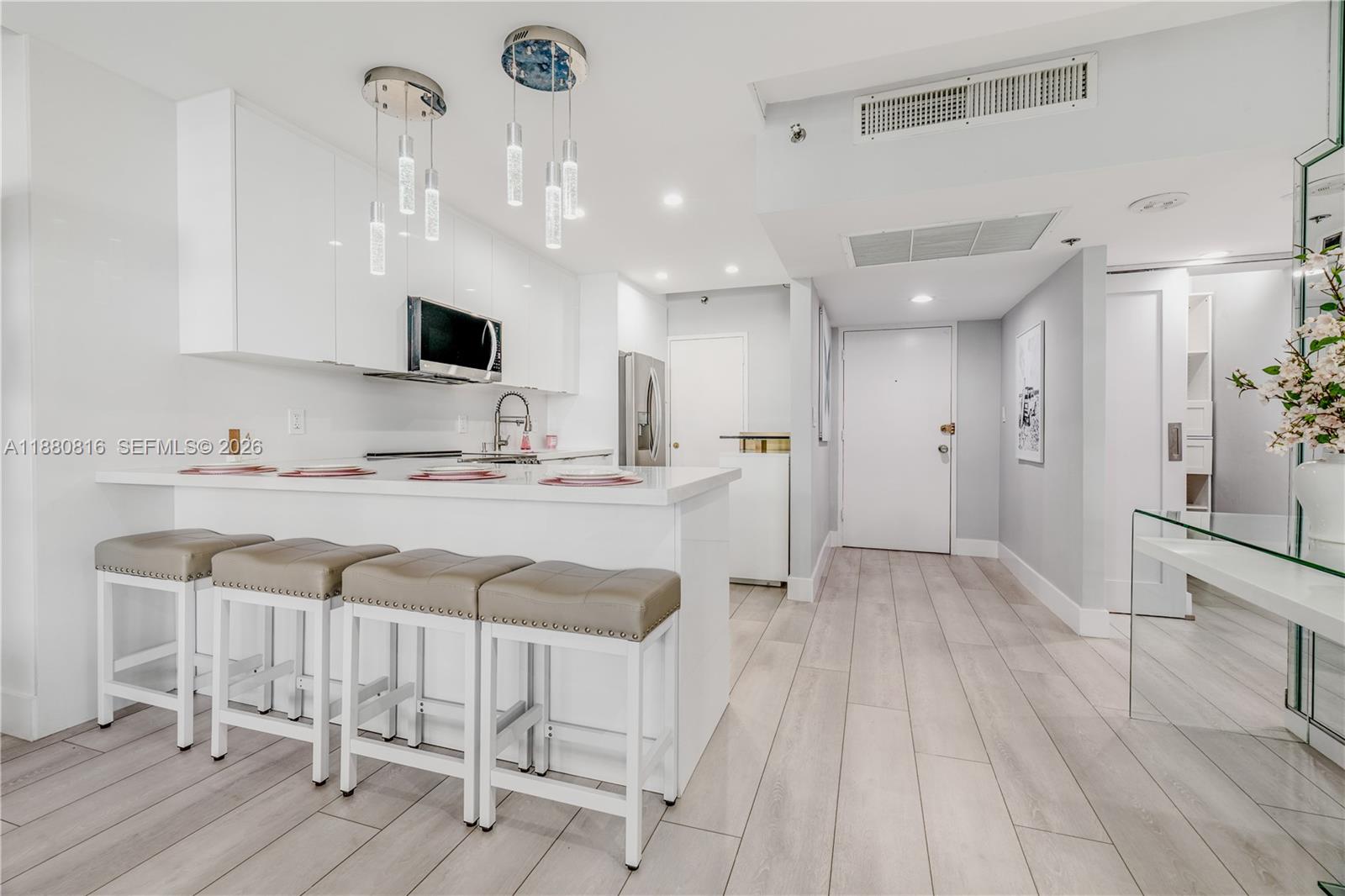 THE DECOPLAGE CONDO - Residential