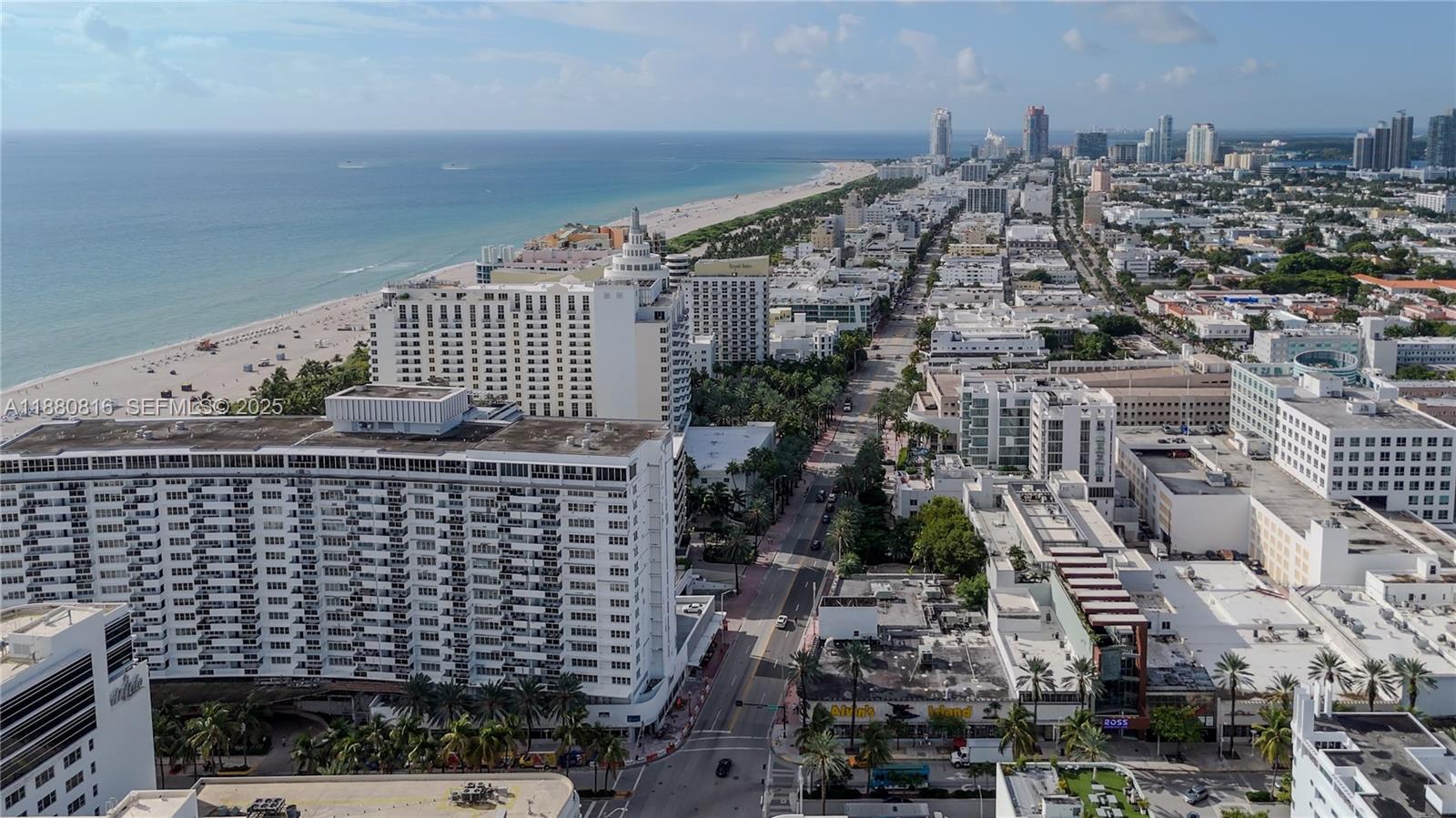 THE DECOPLAGE CONDO - Residential