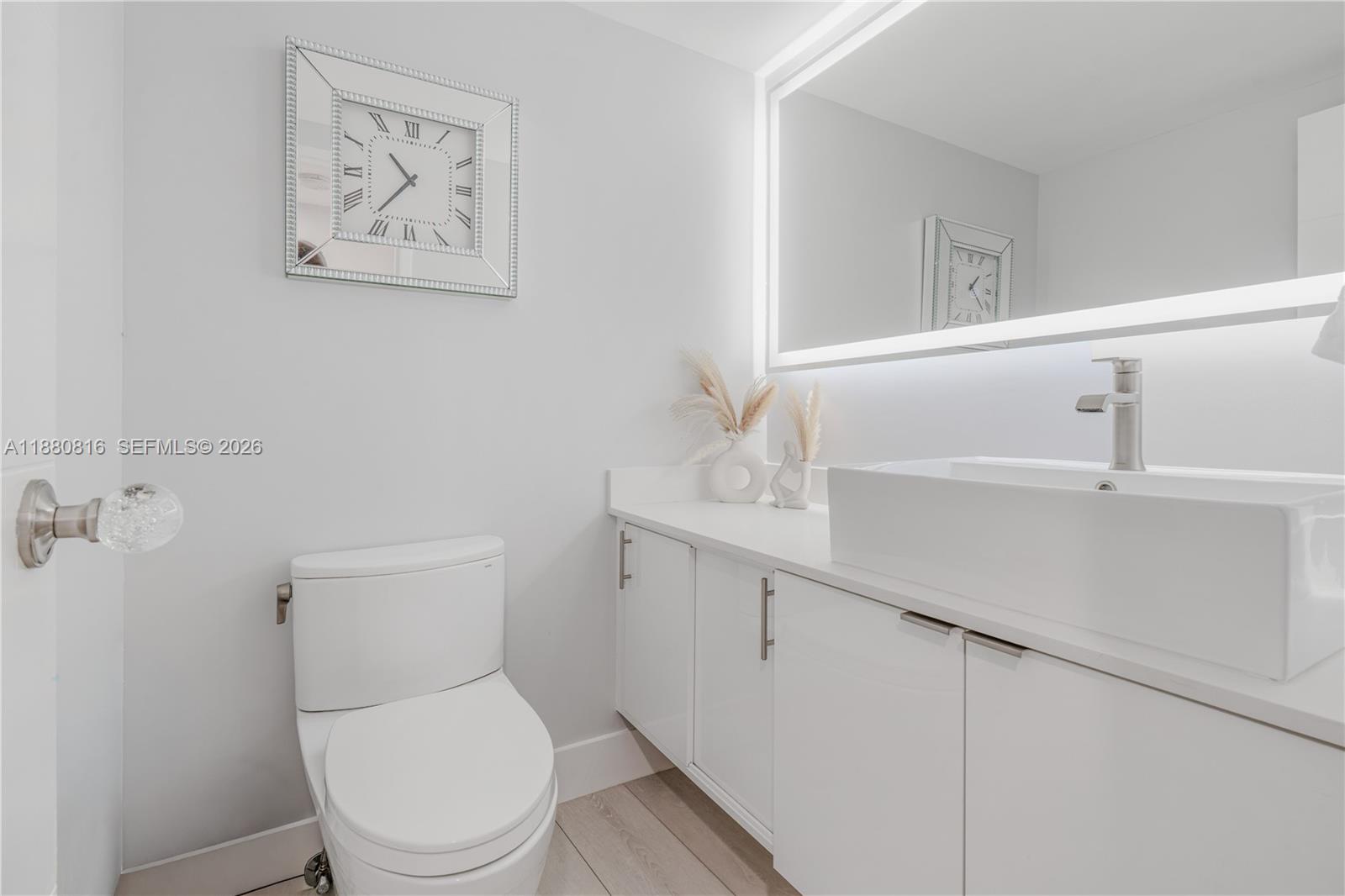THE DECOPLAGE CONDO - Residential