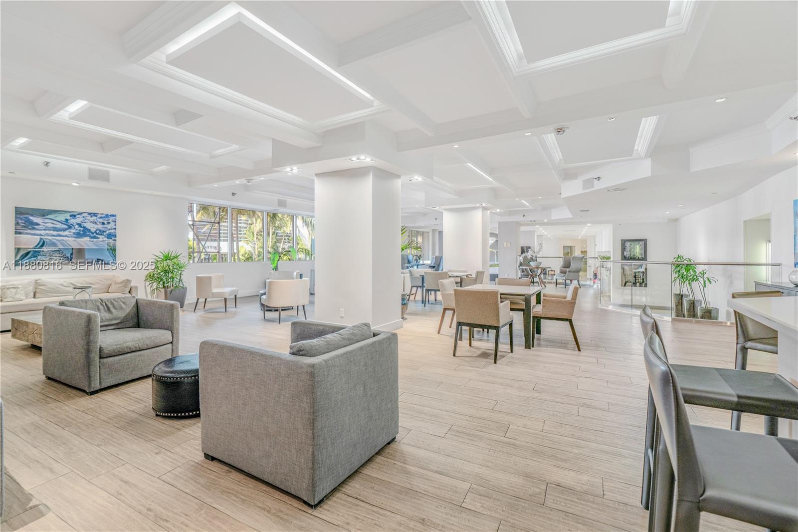 THE DECOPLAGE CONDO - Residential