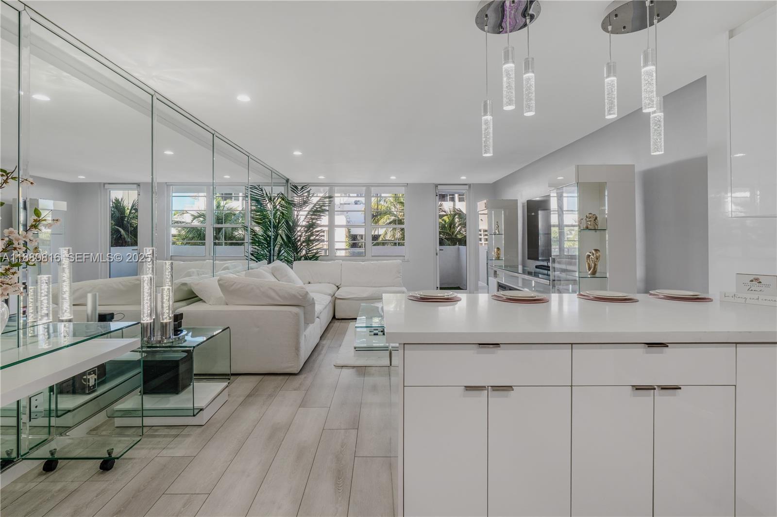 THE DECOPLAGE CONDO - Residential