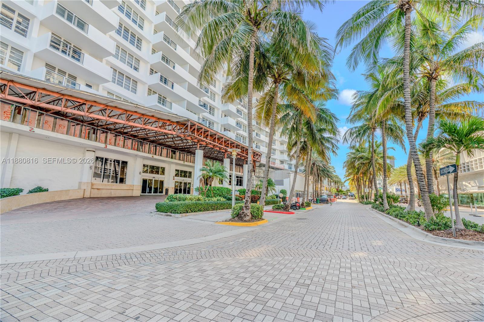 THE DECOPLAGE CONDO - Residential