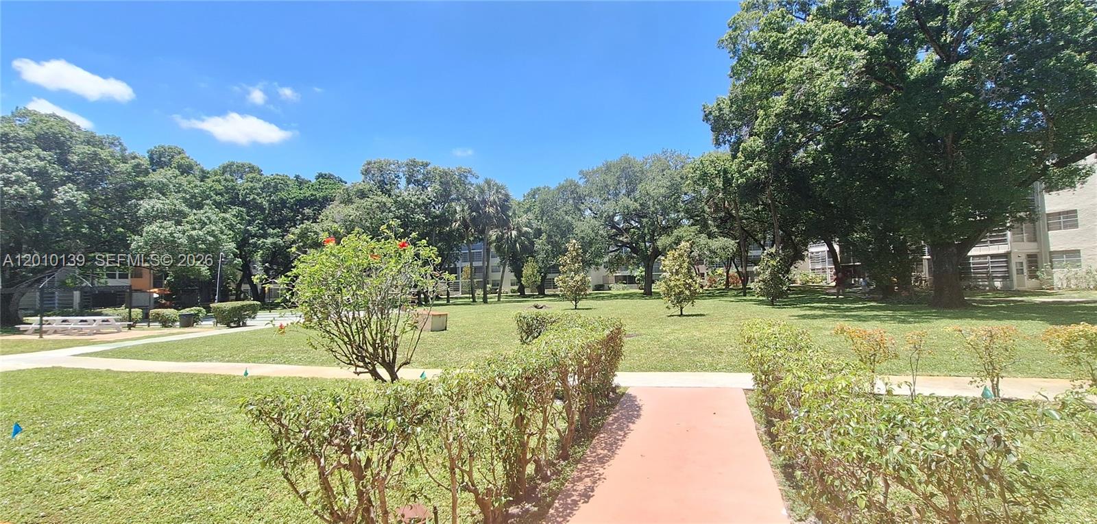 CYPRESS CHASE CONDO NO 5 - Residential