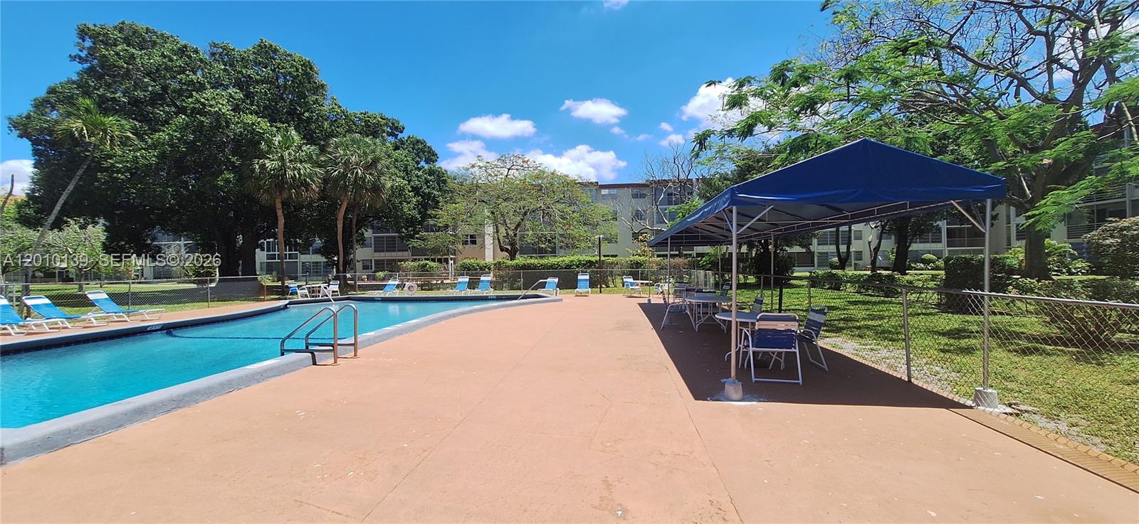 CYPRESS CHASE CONDO NO 5 - Residential
