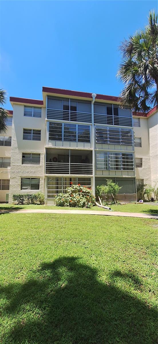CYPRESS CHASE CONDO NO 5 - Residential
