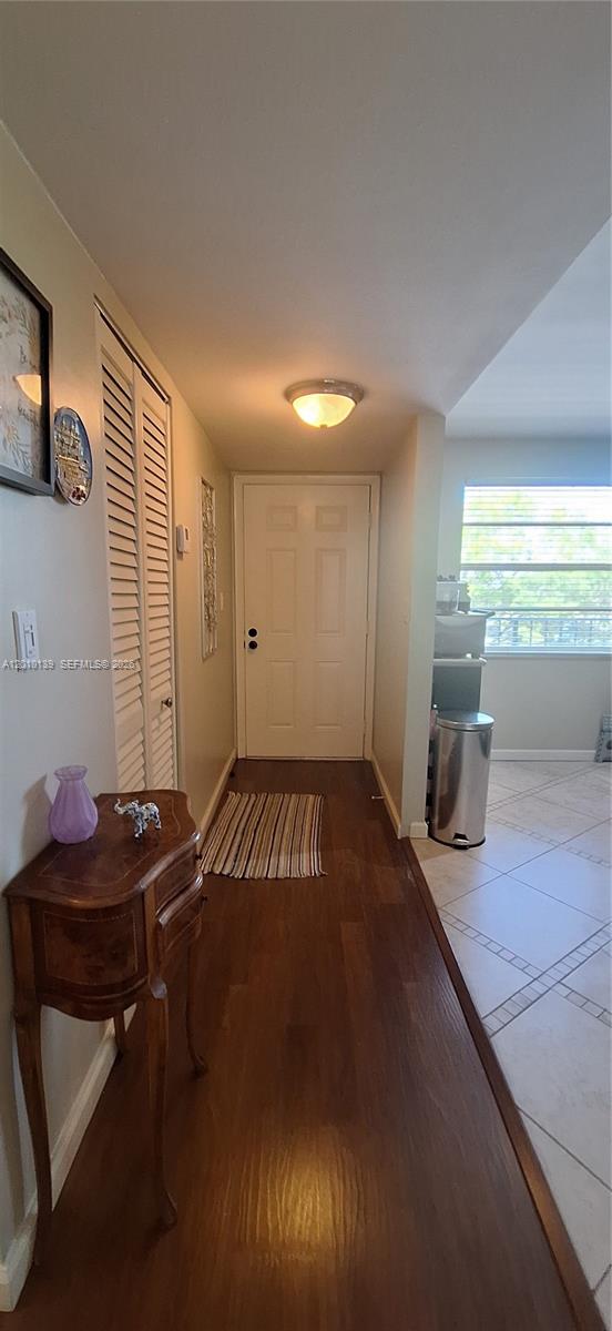 CYPRESS CHASE CONDO NO 5 - Residential