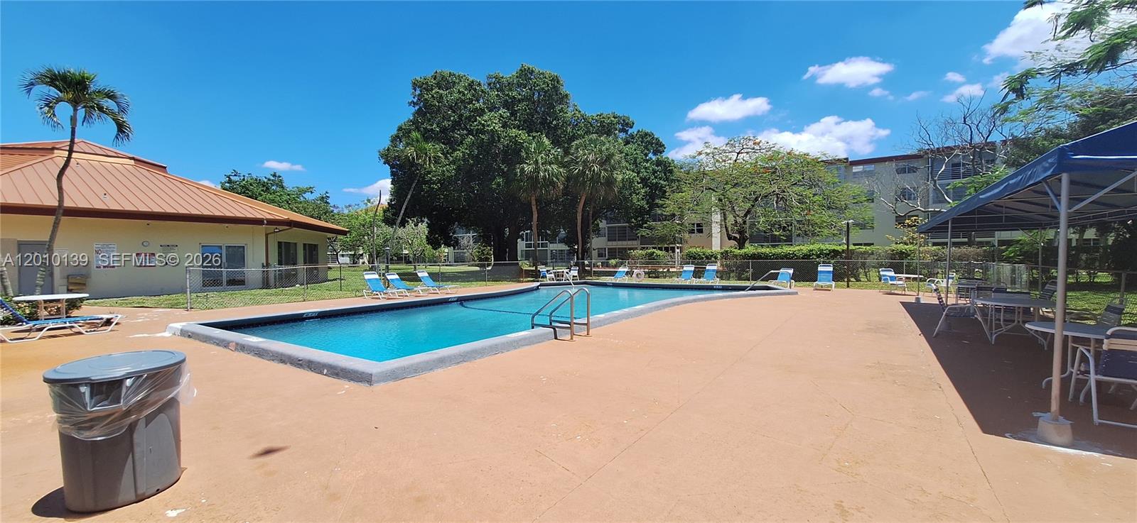 CYPRESS CHASE CONDO NO 5 - Residential