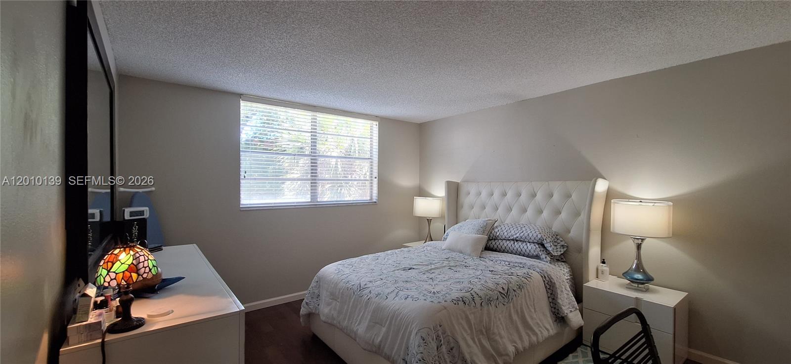 CYPRESS CHASE CONDO NO 5 - Residential