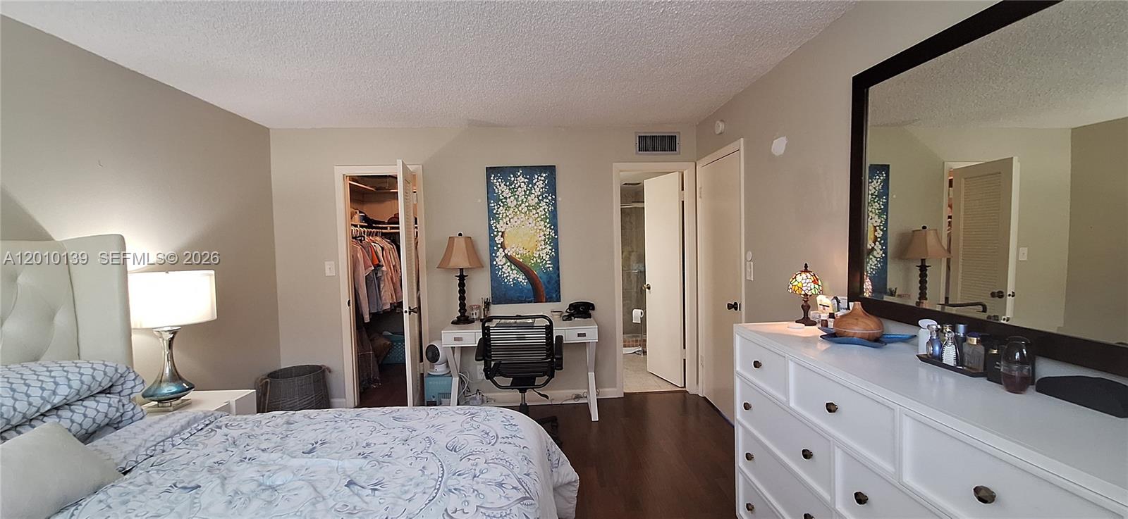 CYPRESS CHASE CONDO NO 5 - Residential