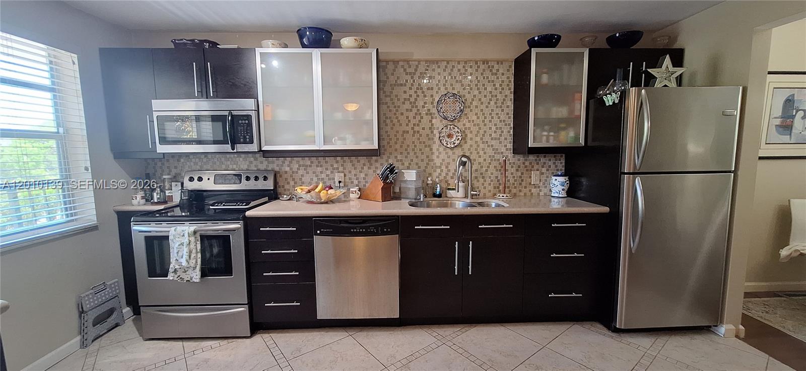 CYPRESS CHASE CONDO NO 5 - Residential