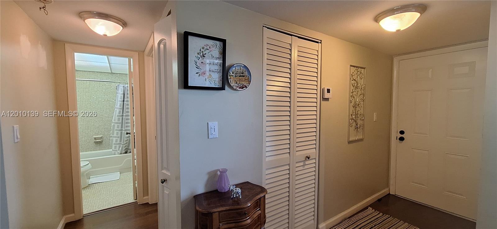 CYPRESS CHASE CONDO NO 5 - Residential