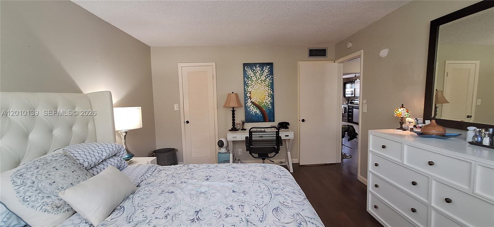 CYPRESS CHASE CONDO NO 5 - Residential