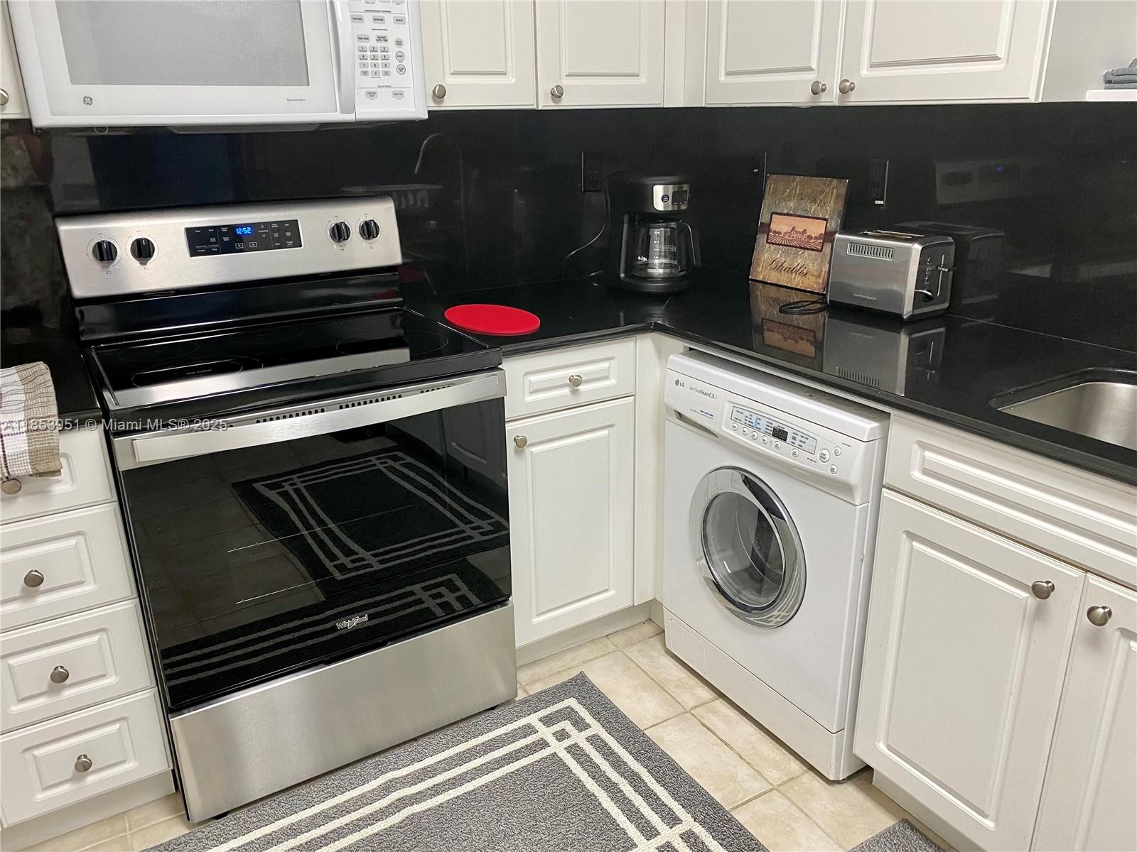 WAVE CONDO - Residential Lease