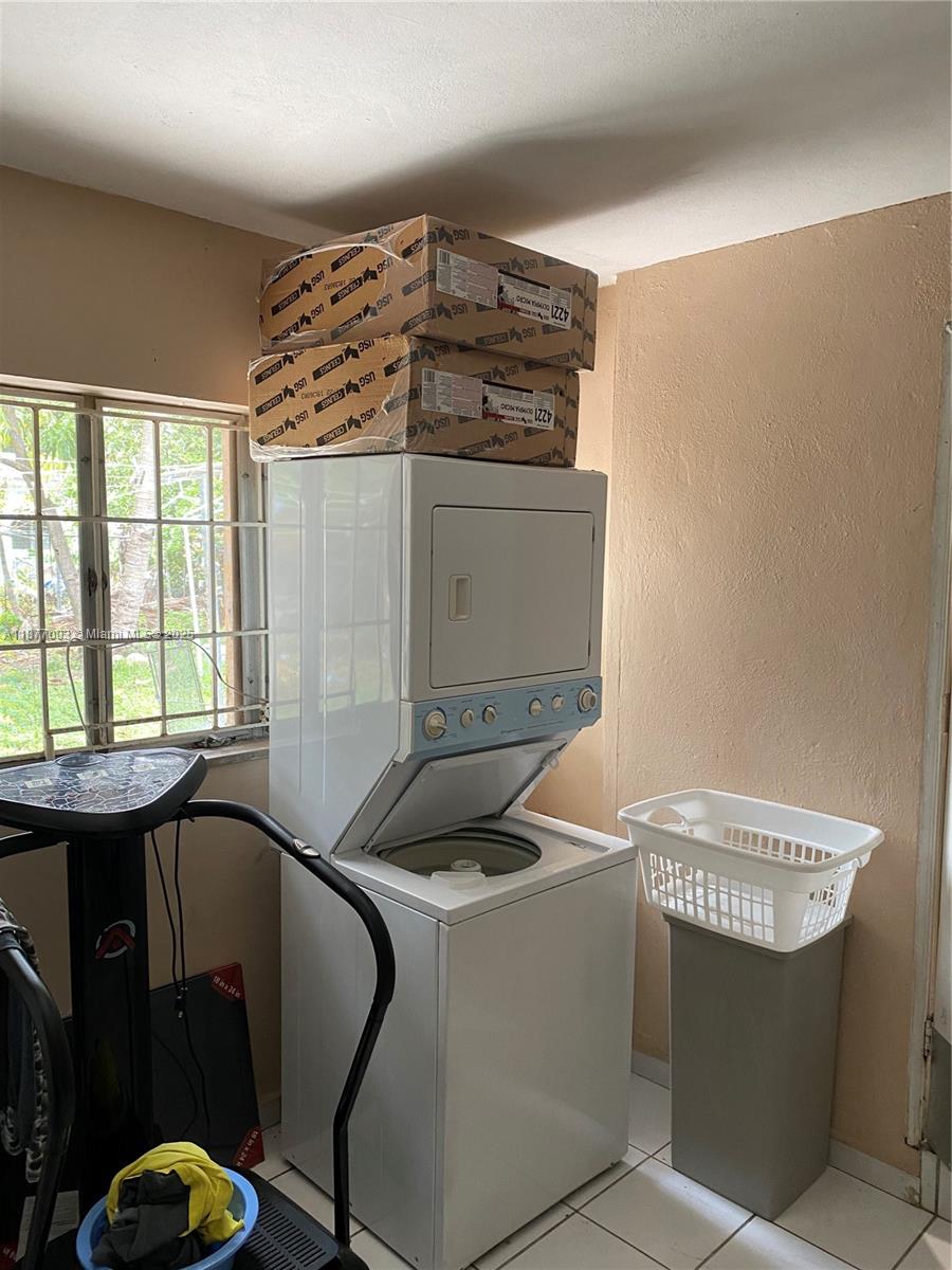 AVOCADO GROVE - Residential