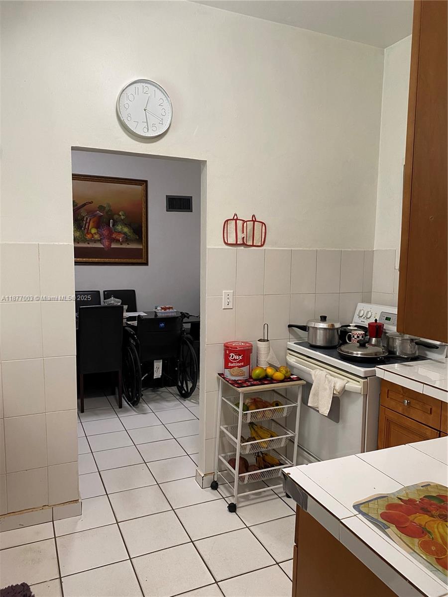 AVOCADO GROVE - Residential