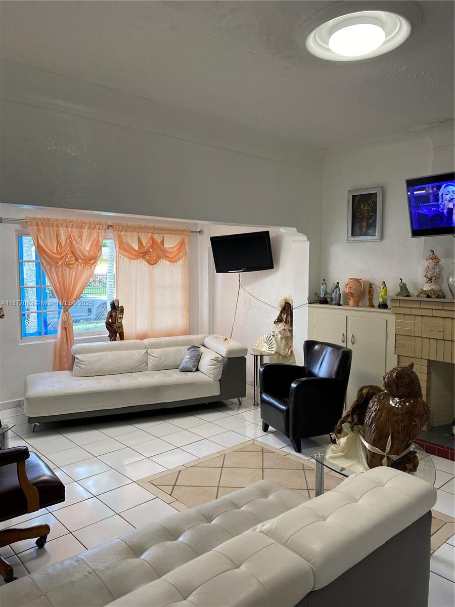 AVOCADO GROVE - Residential