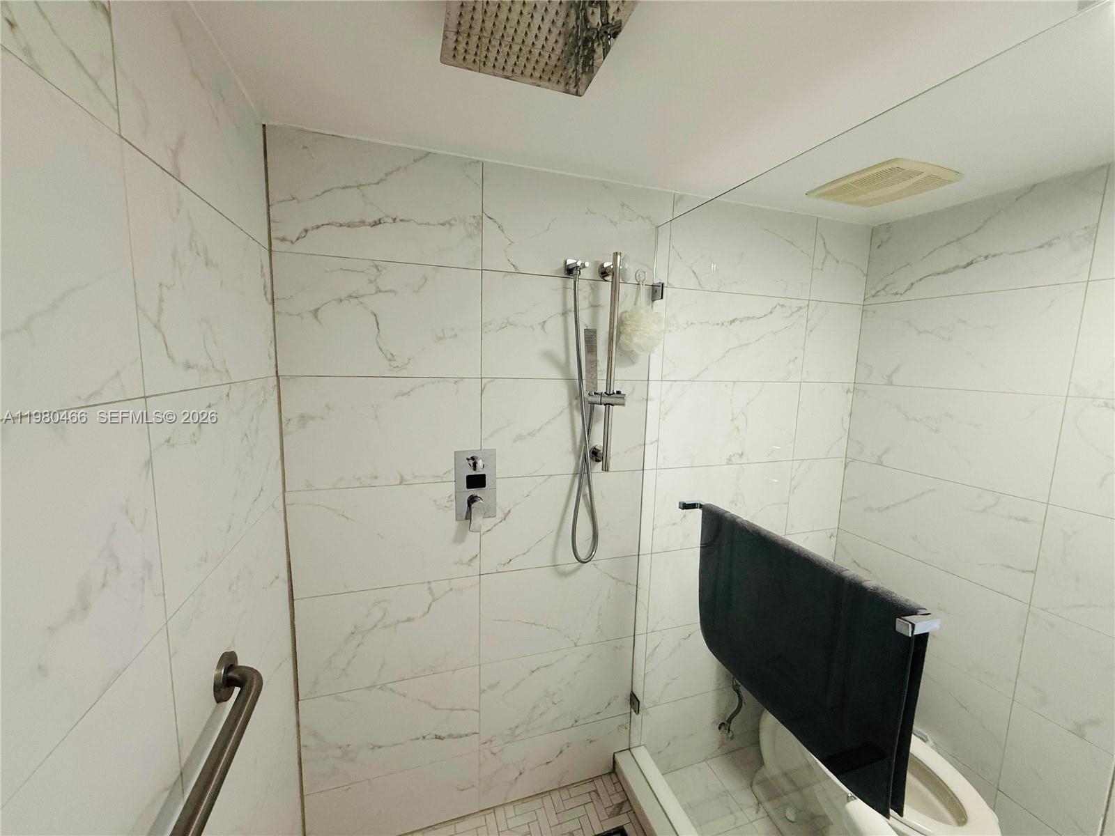 LE FRONTENAC CONDO - Residential