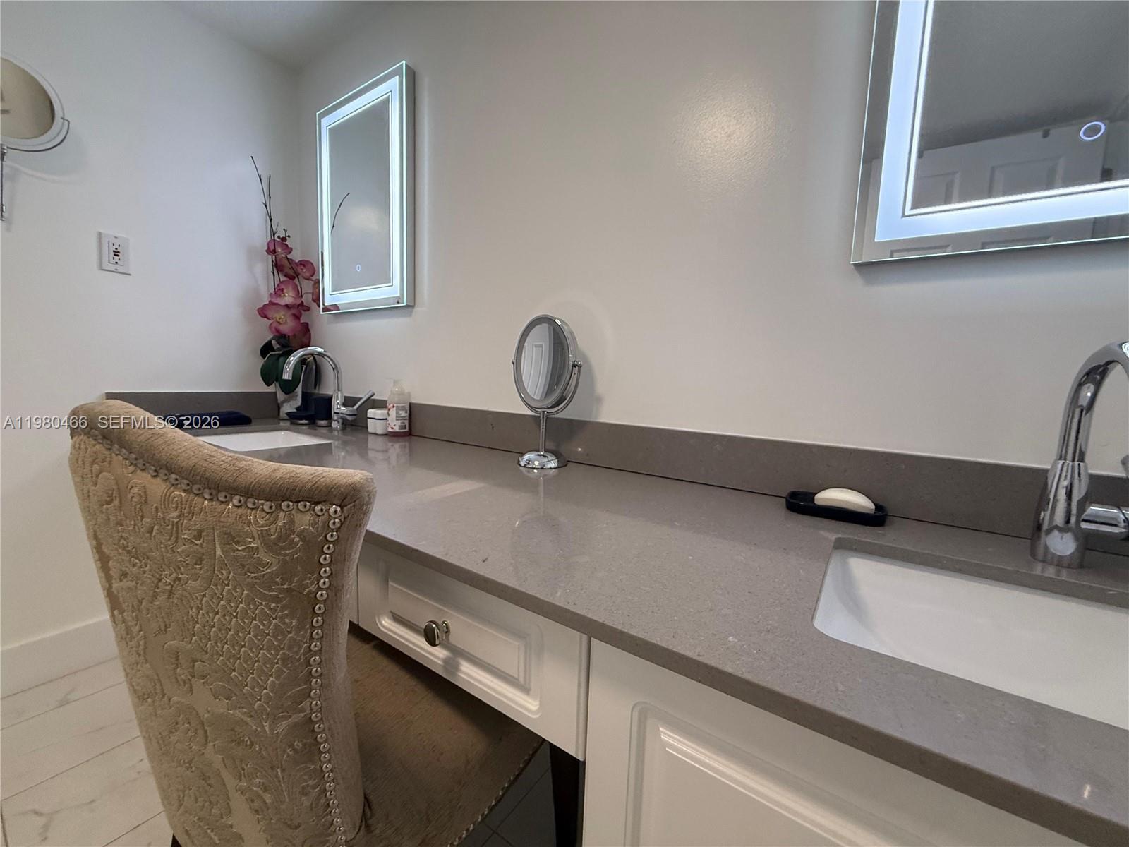 LE FRONTENAC CONDO - Residential