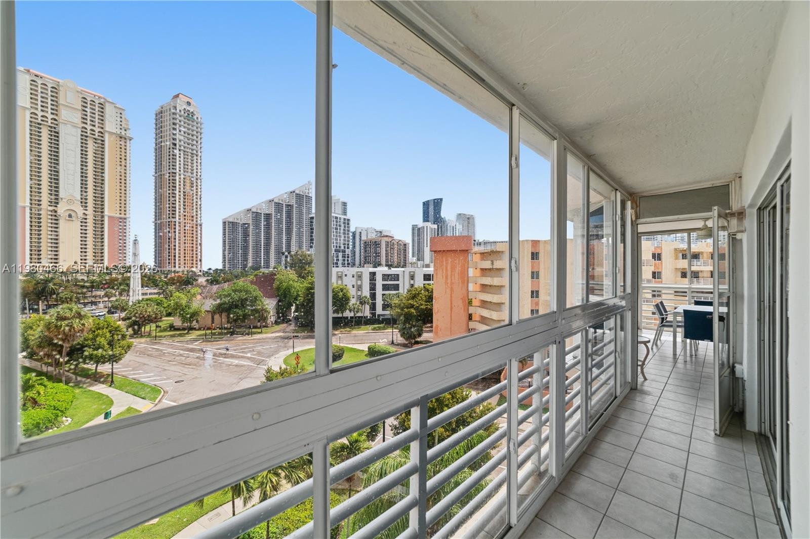 LE FRONTENAC CONDO - Residential