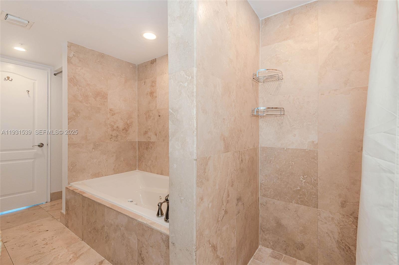 SUNSET HARBOUR NORTH COND - Residential Lease