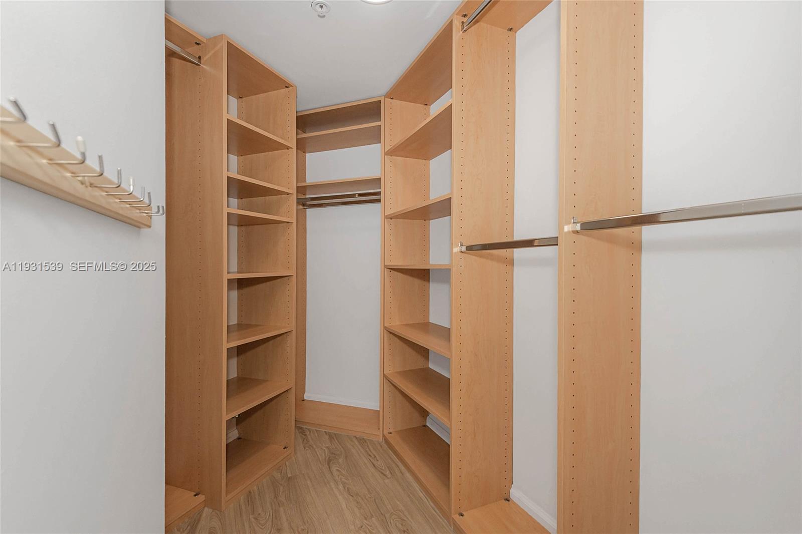 SUNSET HARBOUR NORTH COND - Residential Lease