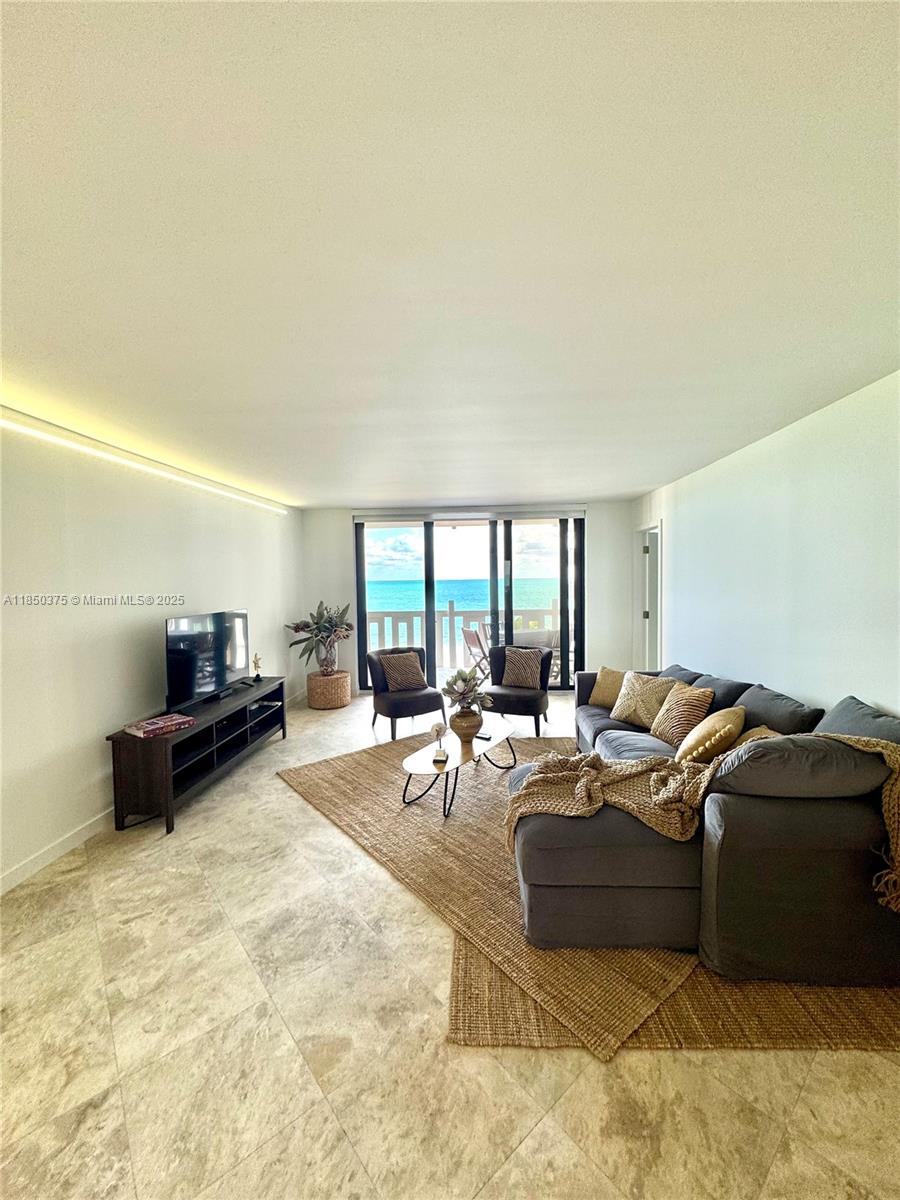TOWERS OF KEY BISCAYNE CO - Residential Lease
