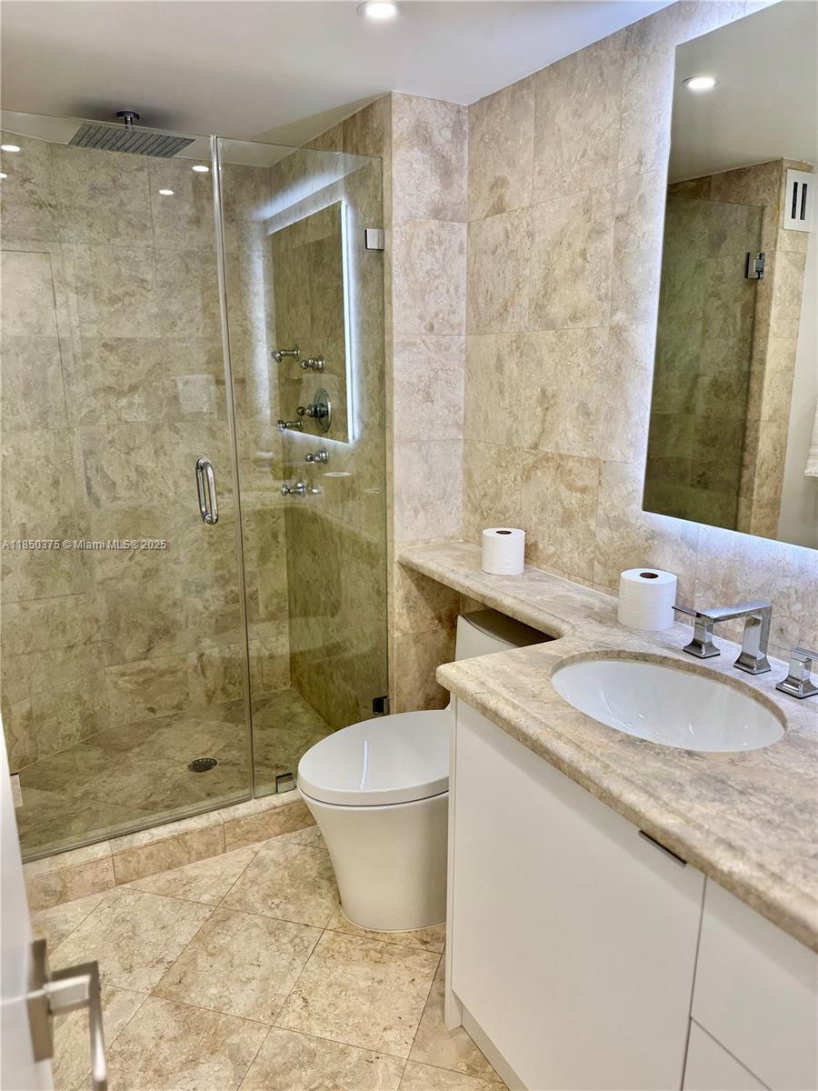TOWERS OF KEY BISCAYNE CO - Residential Lease