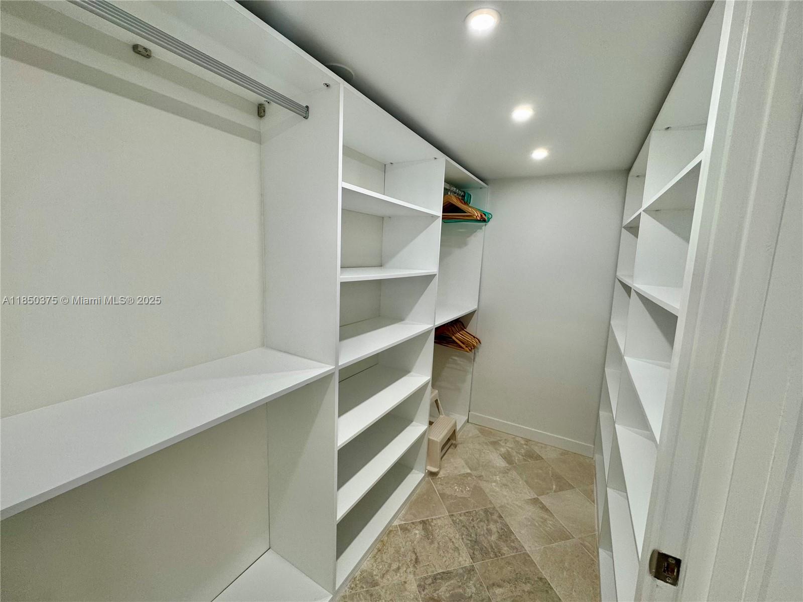 TOWERS OF KEY BISCAYNE CO - Residential Lease