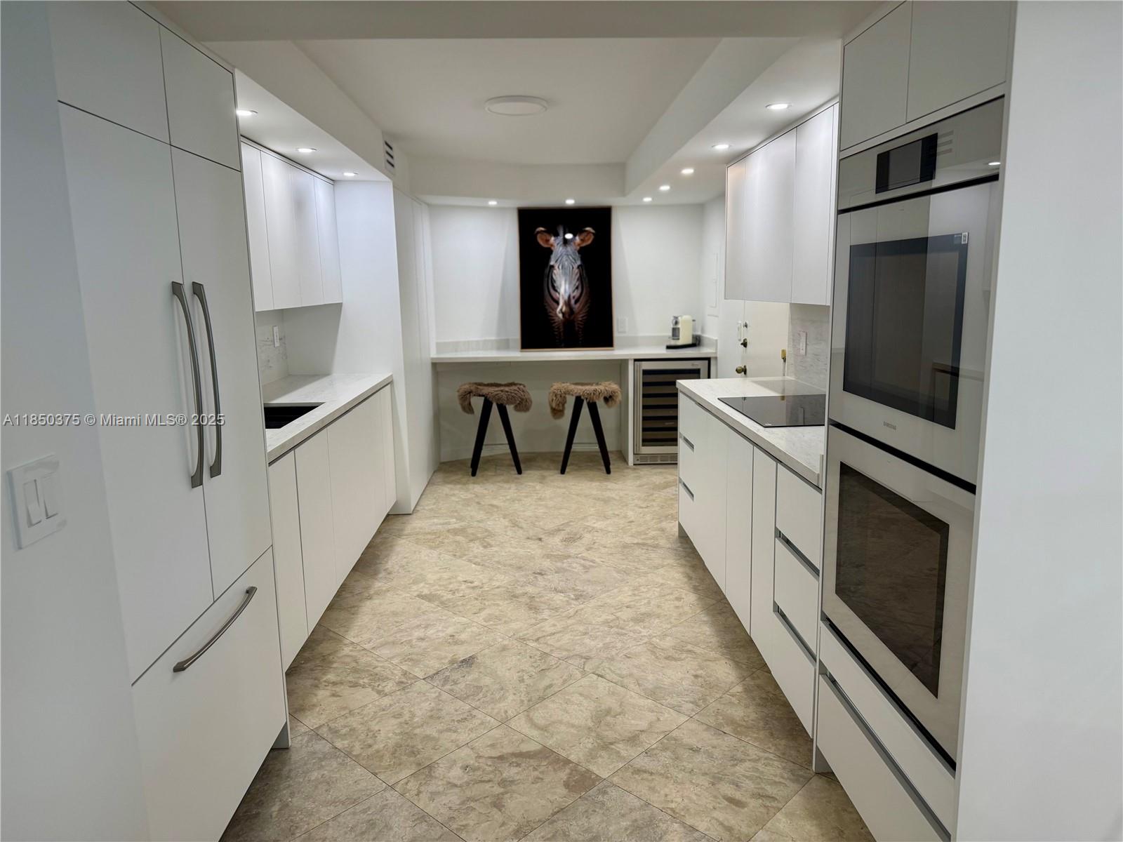 TOWERS OF KEY BISCAYNE CO - Residential Lease