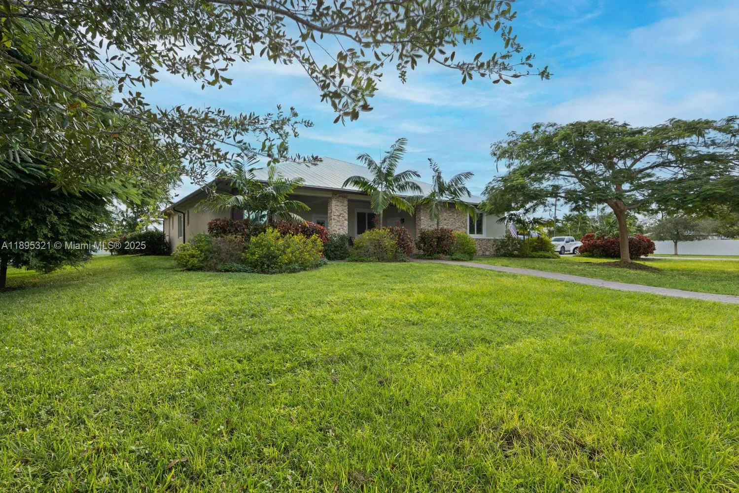 Homestead, Florida 33031, United States, 4 Bedrooms Bedrooms, ,3 BathroomsBathrooms,Residential,Active,227354