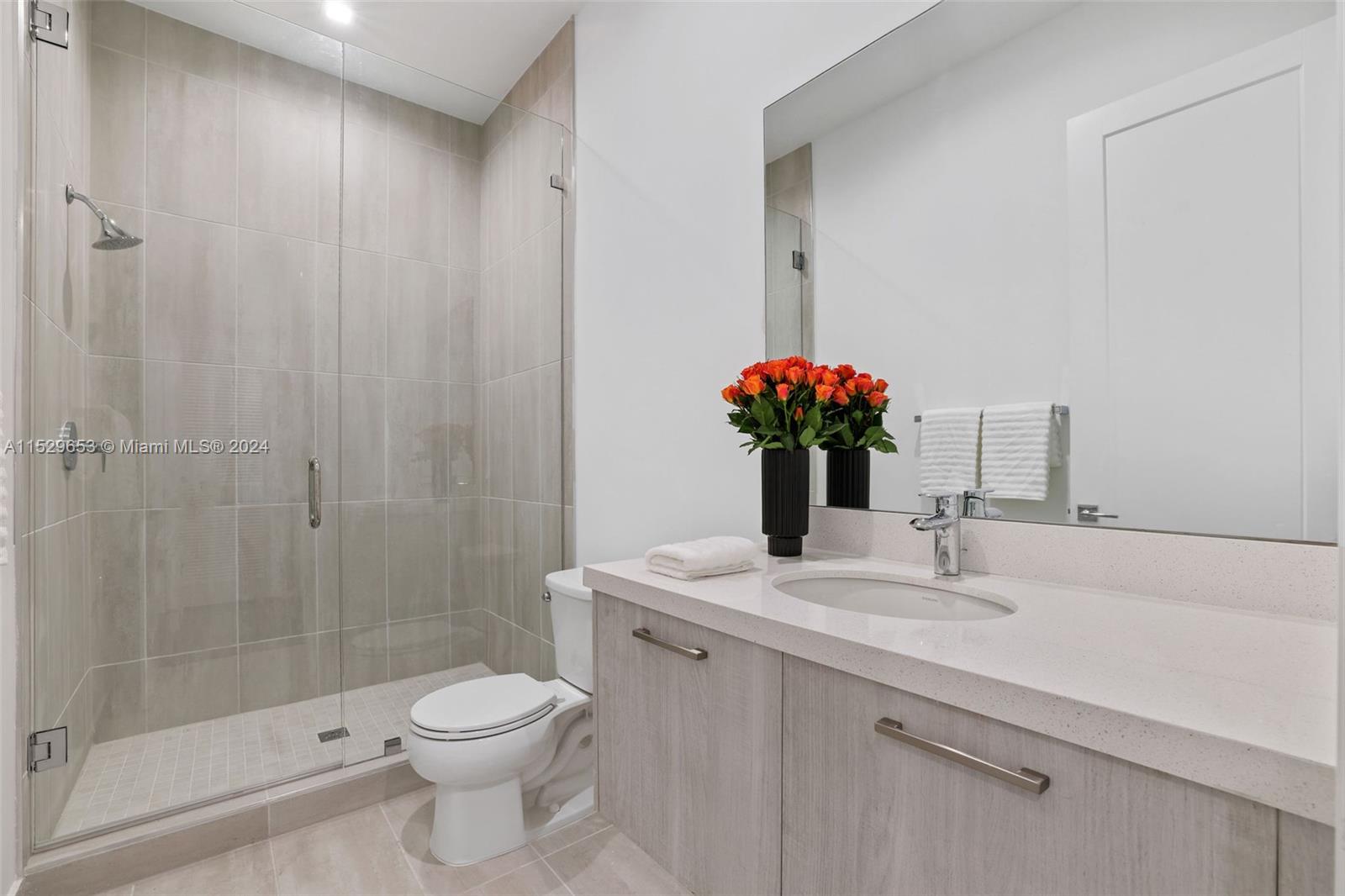 DOWNTOWN DORAL SOUTH PHAS - Residential