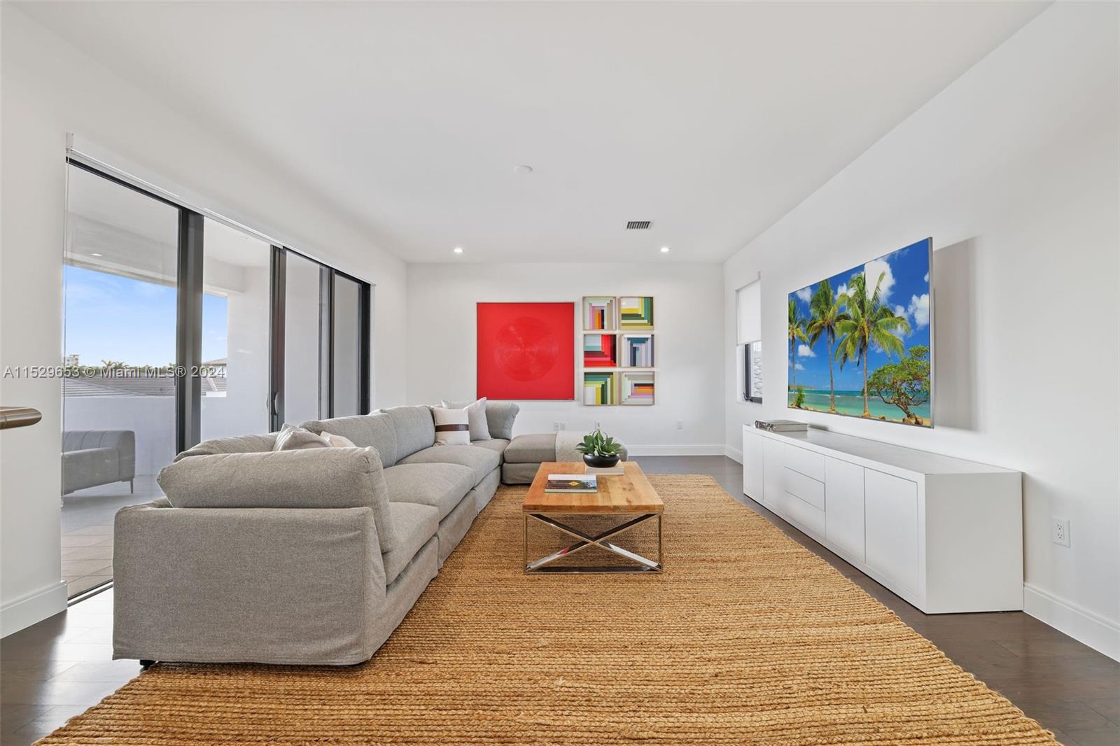 DOWNTOWN DORAL SOUTH PHAS - Residential