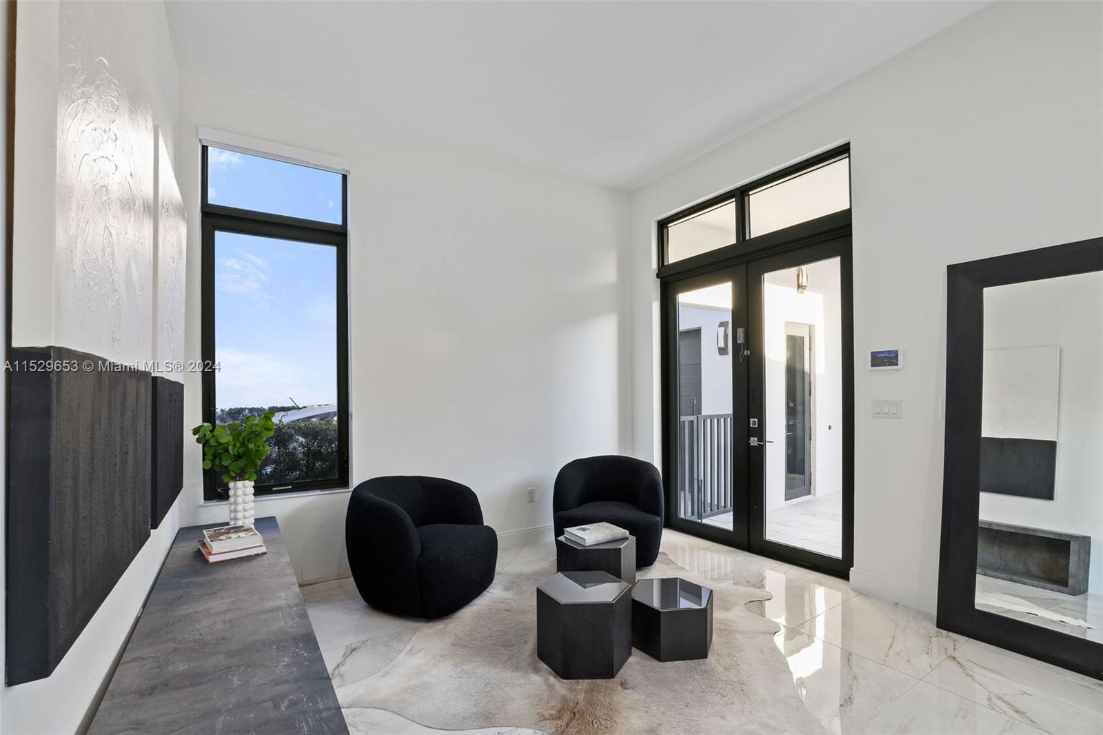 DOWNTOWN DORAL SOUTH PHAS - Residential