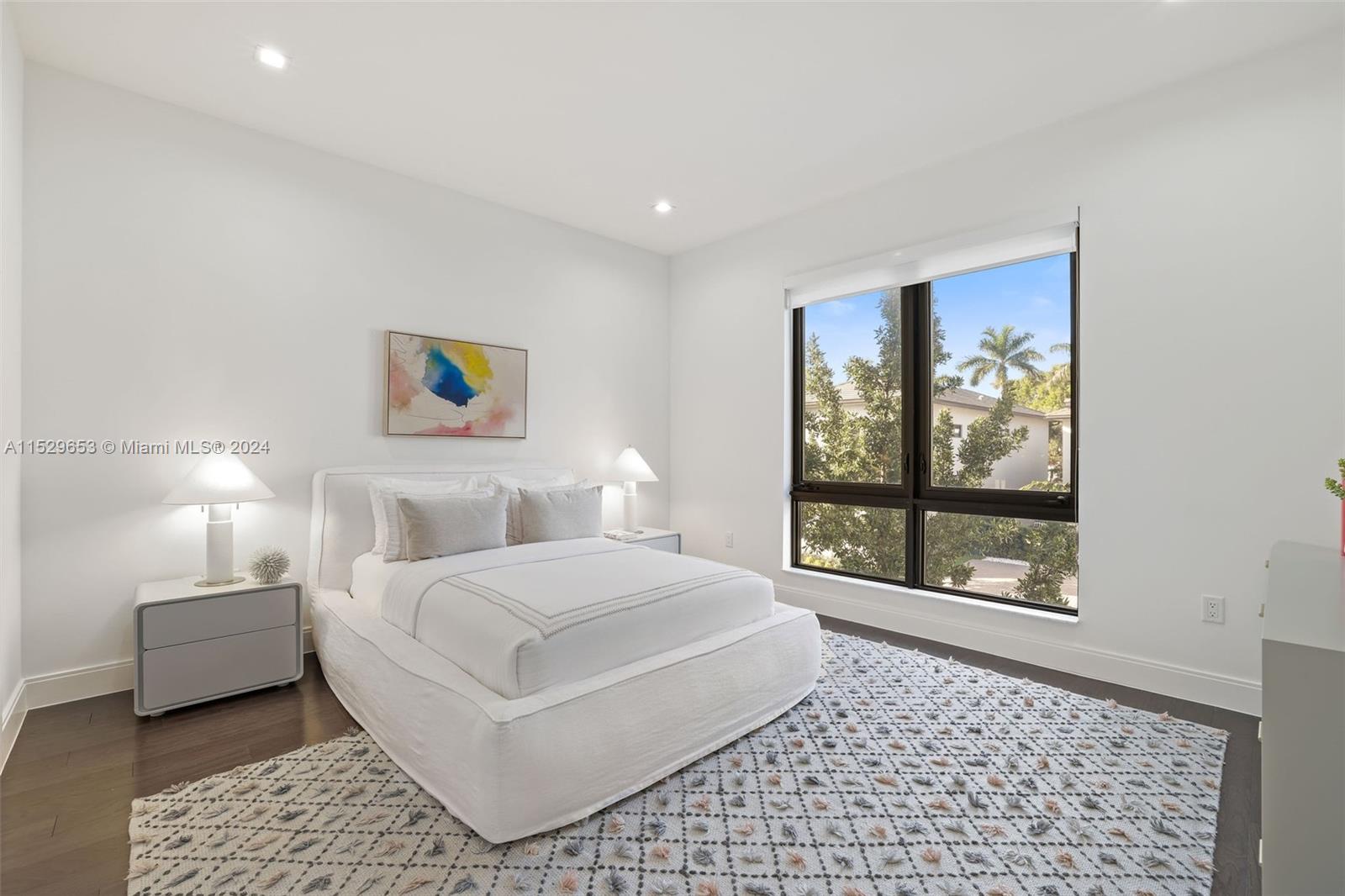 DOWNTOWN DORAL SOUTH PHAS - Residential