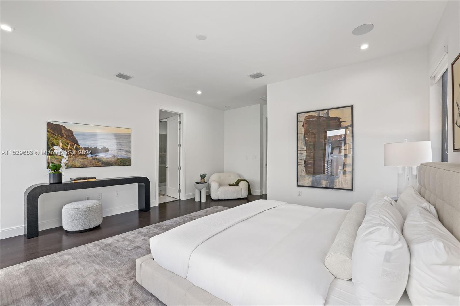 DOWNTOWN DORAL SOUTH PHAS - Residential