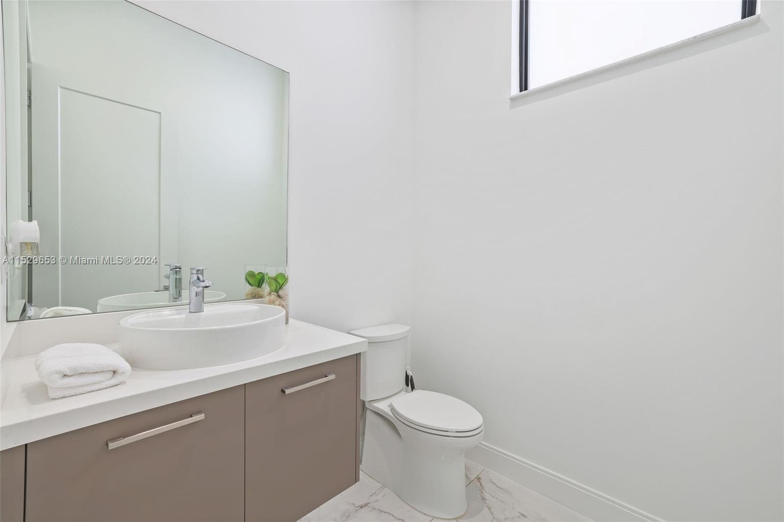 DOWNTOWN DORAL SOUTH PHAS - Residential