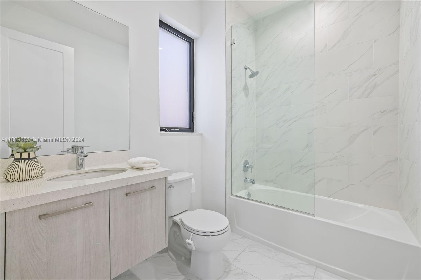 DOWNTOWN DORAL SOUTH PHAS - Residential