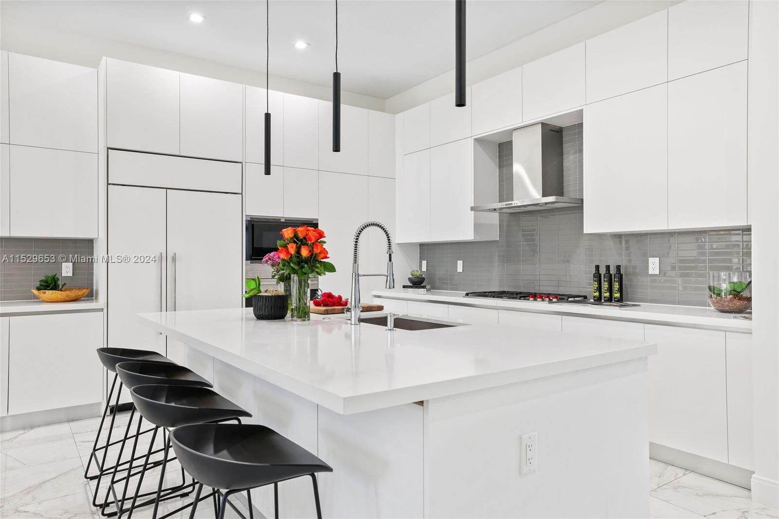 DOWNTOWN DORAL SOUTH PHAS - Residential