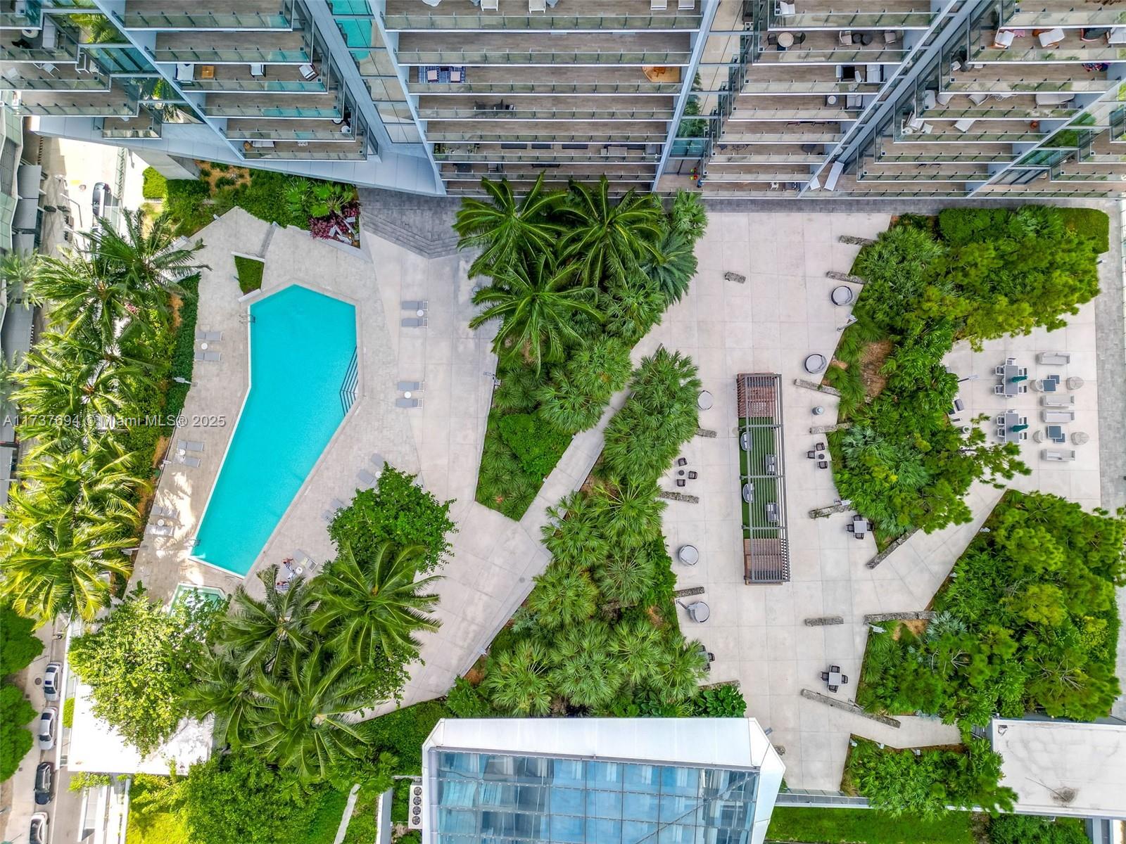 RISE CONDO - Residential