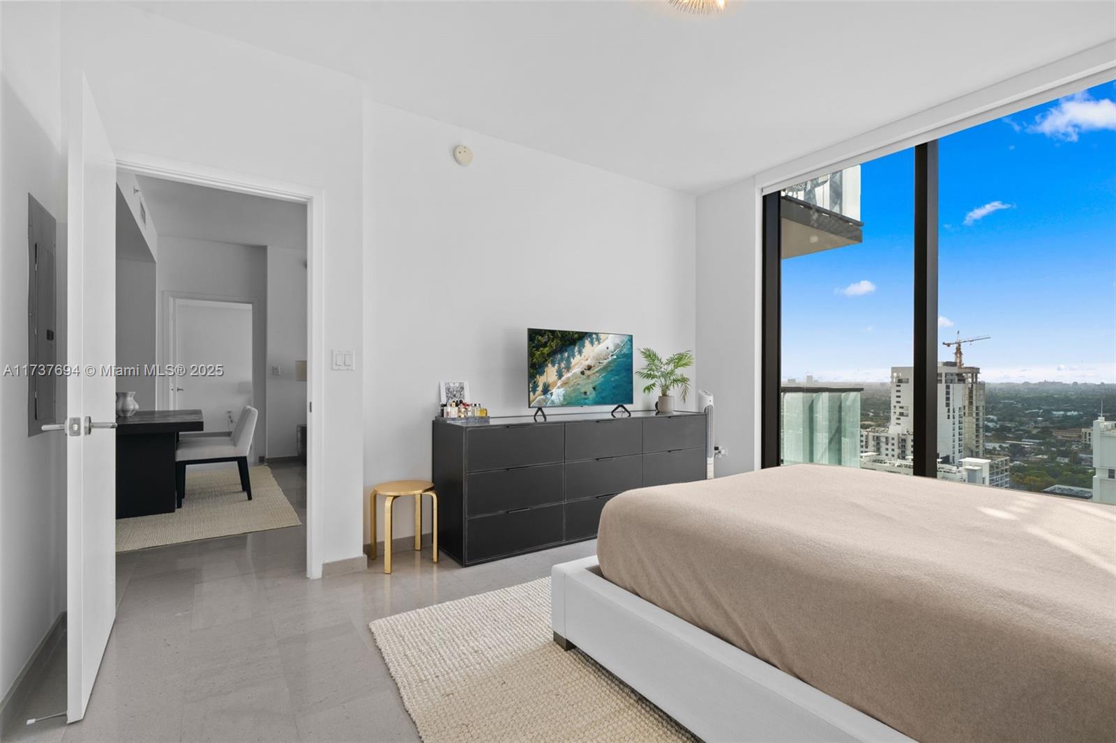 RISE CONDO - Residential