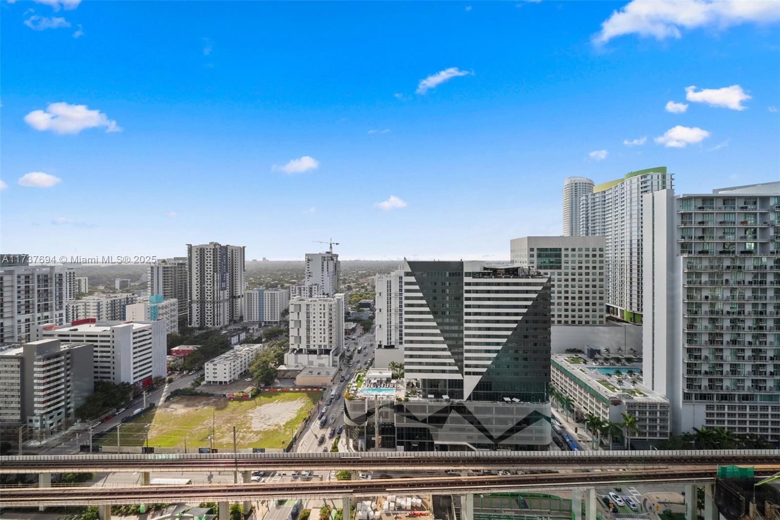 RISE CONDO - Residential